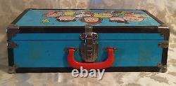 Rare Vintage 1966 Peanuts Snoopy Metal Suitcase