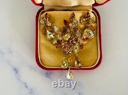 Rare vintage Jewel Crest Gold Color Rhinestone Brooch earring Original box