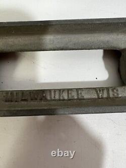 VINTAGE RARE EMPIRE LEVEL MFG CO 2 Foot Metal Speed Level 24 MADE IN USA 1922