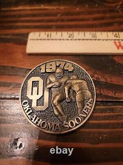 VINTAGE Rare 1974 Oklahoma Sooners Bronze Medalian. Very Nice Item