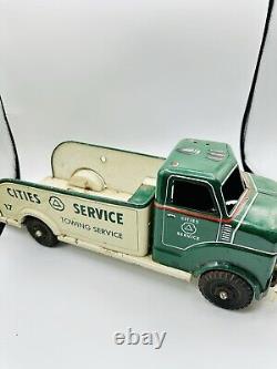 Vintage 1950s Marx Cities Service Towing Truck Pressed Metal- RARE