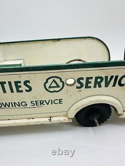 Vintage 1950s Marx Cities Service Towing Truck Pressed Metal- RARE