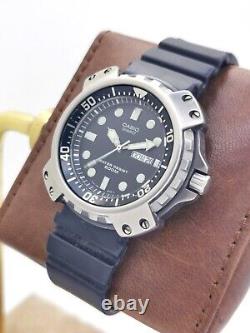 Vintage Casio MD-703 Diver 200M Very Rare Wrist Watch