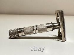 Vintage Rare Collectible Chrome Metal Fat Safety Razor Globusmen