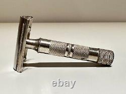 Vintage Rare Collectible Chrome Metal Fat Safety Razor Globusmen