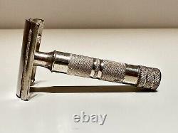 Vintage Rare Collectible Chrome Metal Fat Safety Razor Globusmen