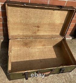 Vintage/retro/rare Cunard Line metal trunk/steamer -Queen Mary-Prop Free Uk P&P